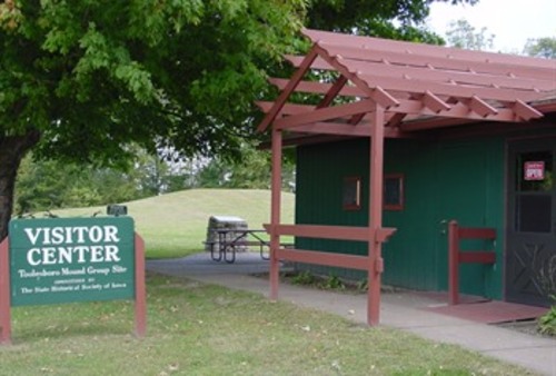 Toolesboro Welcome Center and entrance to Hopewellian Indian Mounds